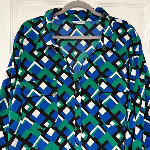 Catherines Women's Geometric Button Front 3/4 Sleeve Top Size 3X - Picture 2 of 14